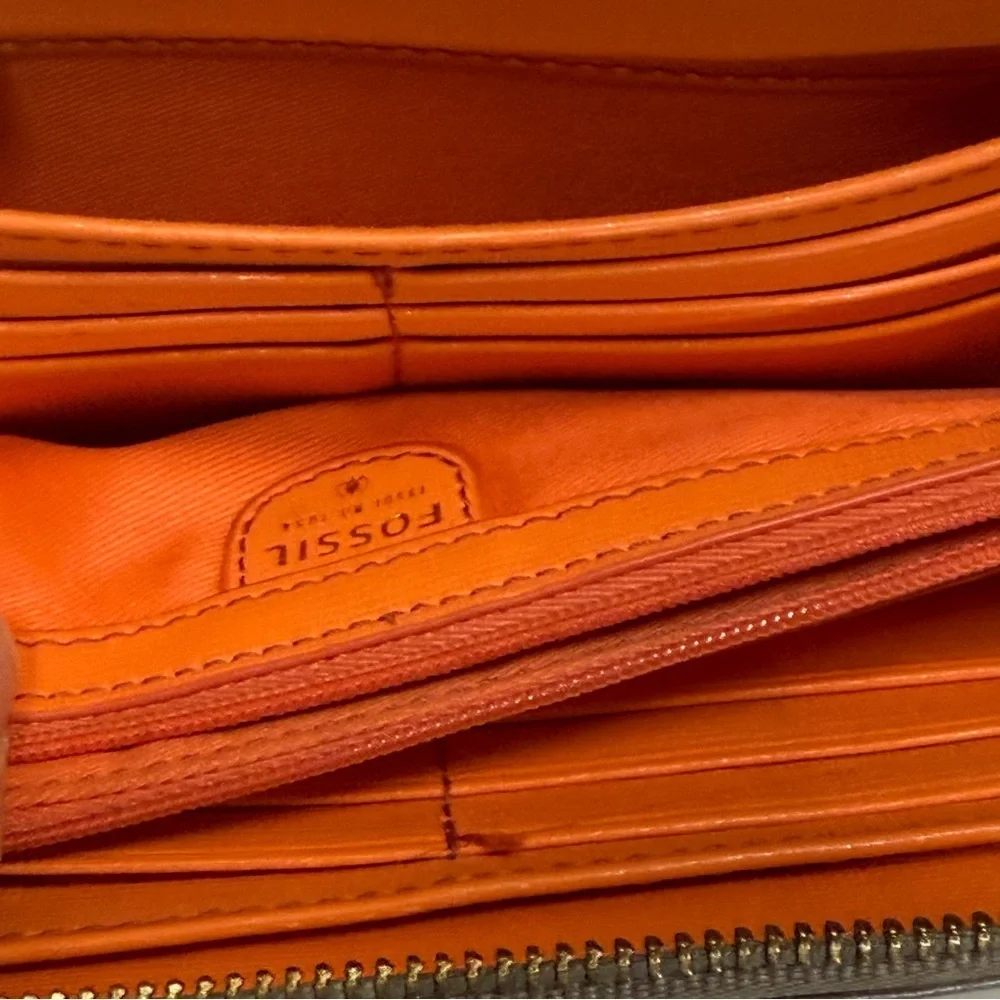 Fossil Gray Cutout Dot Zip Around Leather Wallet With Wrist Strap‎